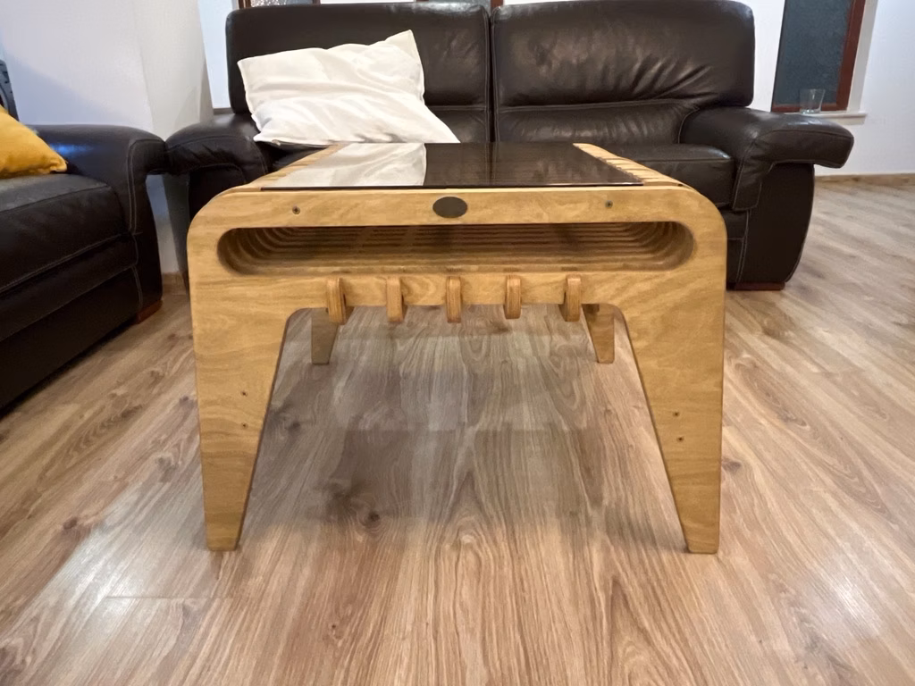 Параметрична маса за кафе